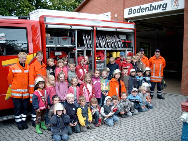 Kindergarten bei der Feuerwehr 2009 – Freiwillige Feuerwehr Bodenburg